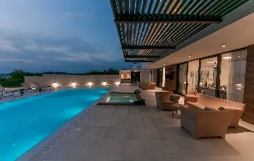 6-Bedroom Villa in Primošten for Up to 12 Guests