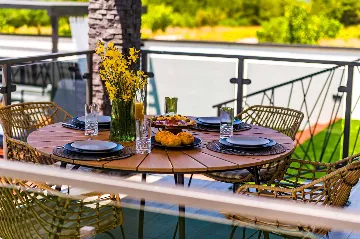 3-Bedroom Apartment in Skradin with Pool