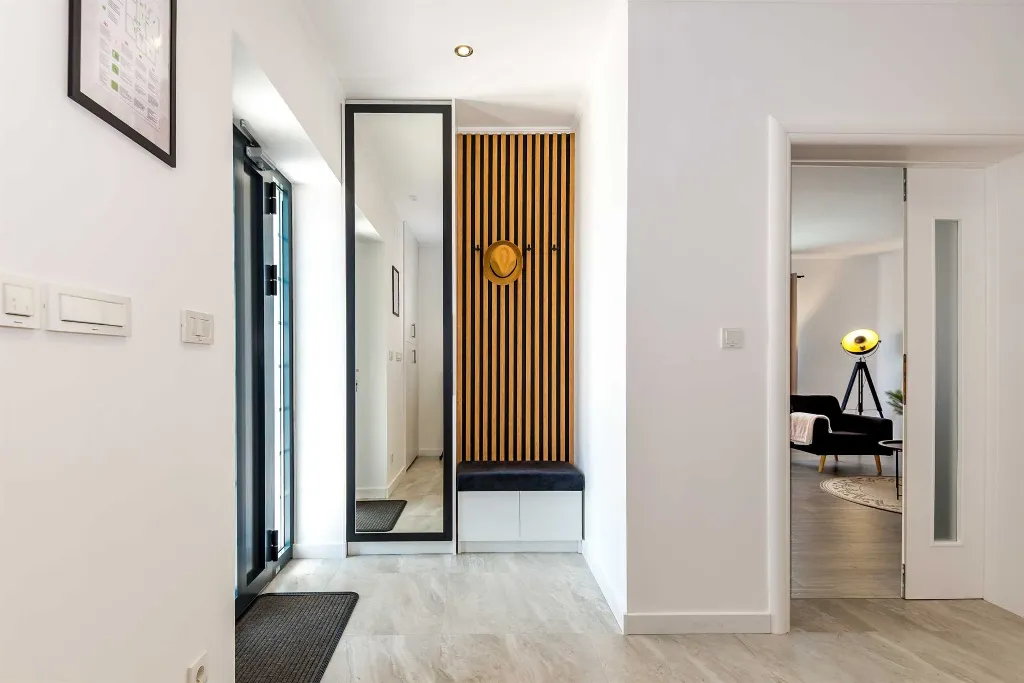 3-Bedroom Apartment in Skradin with Pool