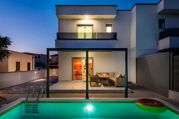 Villa for 6 Guests with Private Pool in Šibenik