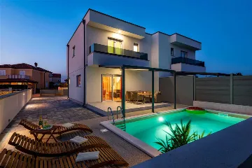 Villa for 6 Guests with Private Pool in Šibenik