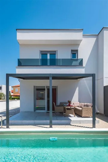 Villa for 6 Guests with Private Pool in Šibenik