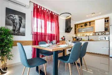 Villa for 6 Guests with Private Pool in Šibenik