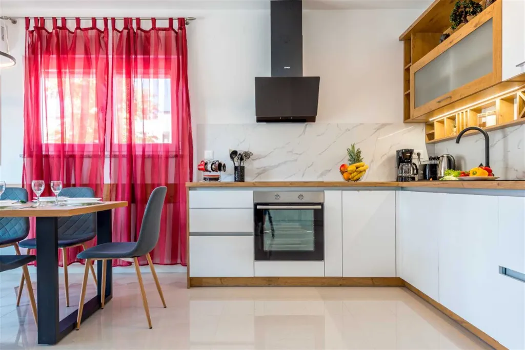 Villa for 6 Guests with Private Pool in Šibenik