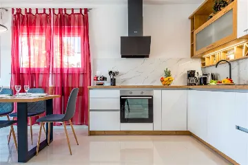 Villa for 6 Guests with Private Pool in Šibenik