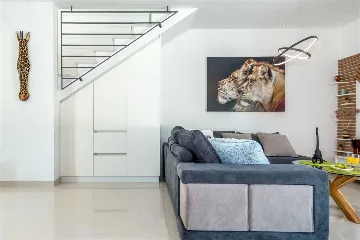 Villa for 6 Guests with Private Pool in Šibenik