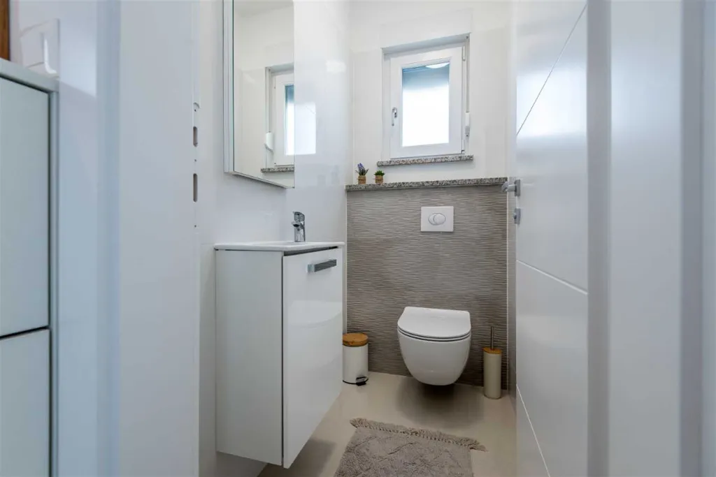 Villa for 6 Guests with Private Pool in Šibenik