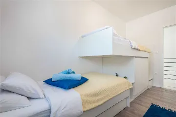 Villa for 6 Guests with Private Pool in Šibenik