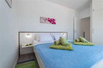 Villa for 6 Guests with Private Pool in Šibenik