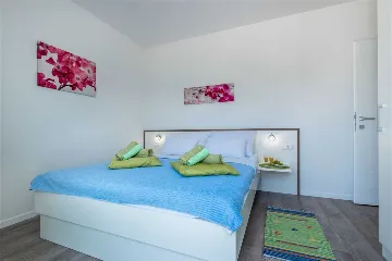 Villa for 6 Guests with Private Pool in Šibenik