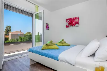 Villa for 6 Guests with Private Pool in Šibenik