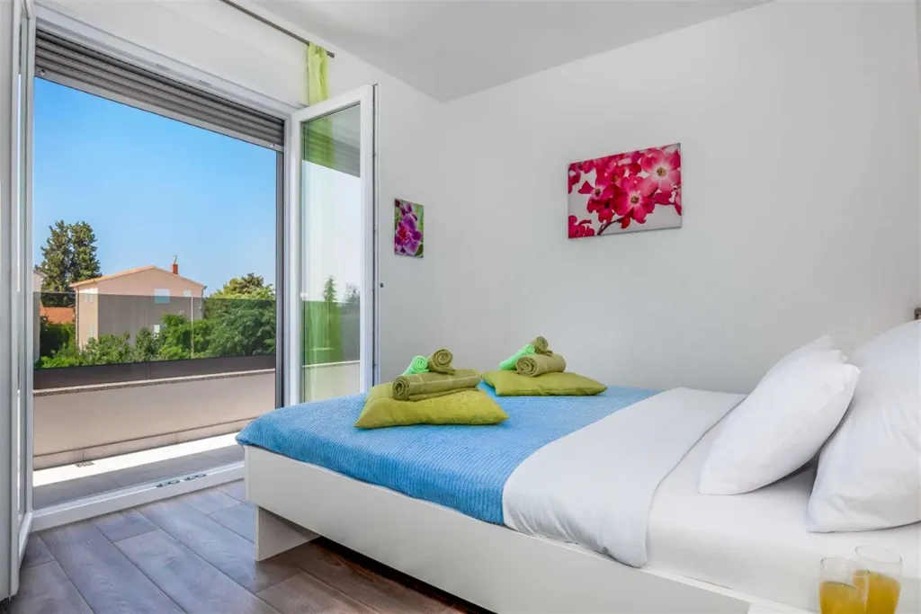 Villa for 6 Guests with Private Pool in Šibenik