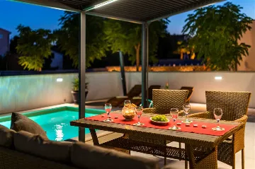Villa for 6 Guests with Private Pool in Šibenik