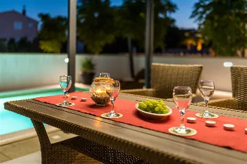 Villa for 6 Guests with Private Pool in Šibenik