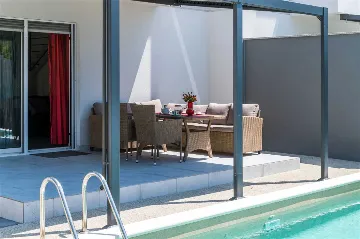 Villa for 6 Guests with Private Pool in Šibenik