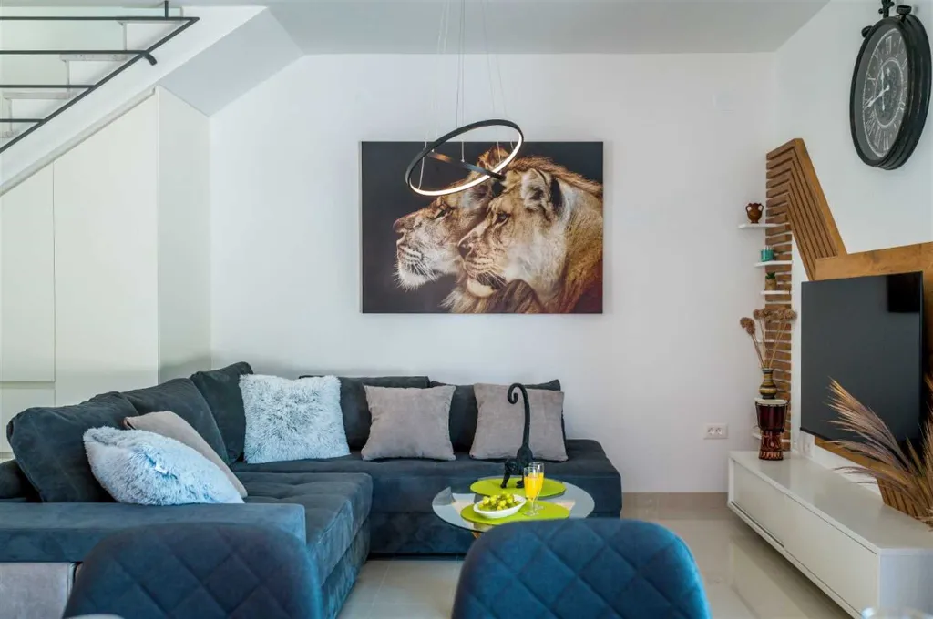 Villa for 6 Guests with Private Pool in Šibenik