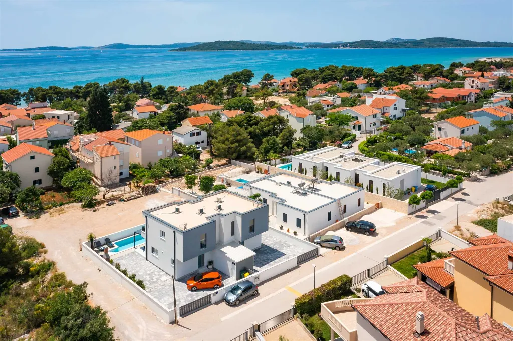 Villa for 6 Guests with Private Pool in Šibenik