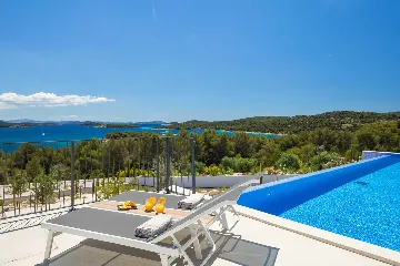 Villa with Pool and 5 Bedrooms in Jezera