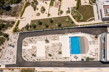 Villa with Pool and 5 Bedrooms in Jezera