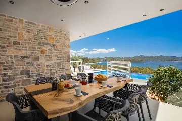 Villa with Pool and 5 Bedrooms in Jezera