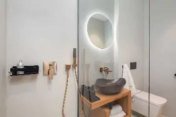 Villa with Pool and 5 Bedrooms in Jezera