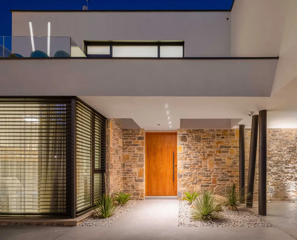 Villa with Pool and 5 Bedrooms in Jezera