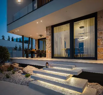 Villa with Pool and 5 Bedrooms in Jezera