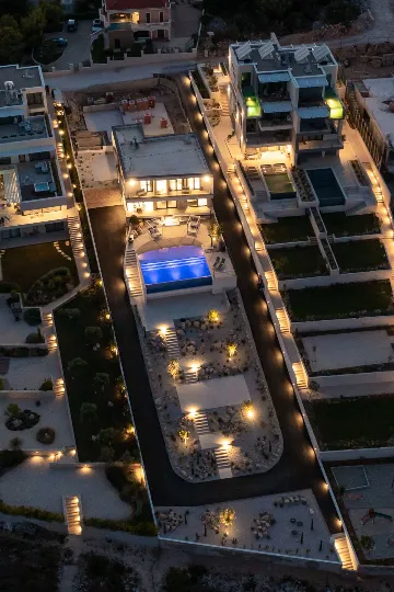 Villa with Pool and 5 Bedrooms in Jezera