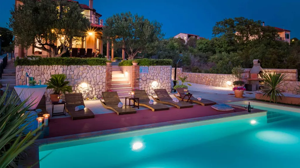 Bilice Villa with Pool for 9 near Šibenik