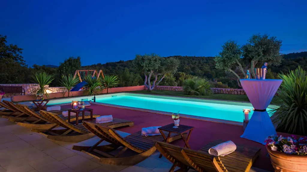 Bilice Villa with Pool for 9 near Šibenik