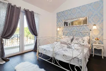 Bilice Villa with Pool for 9 near Šibenik