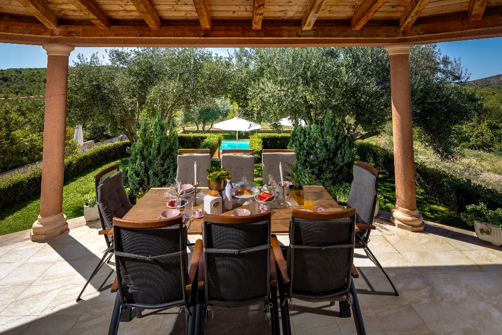 Bilice Villa with Pool for 9 near Šibenik