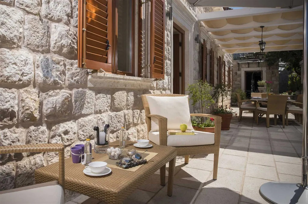 Town Villa with Pool, Sauna & Gym in Dubrovnik