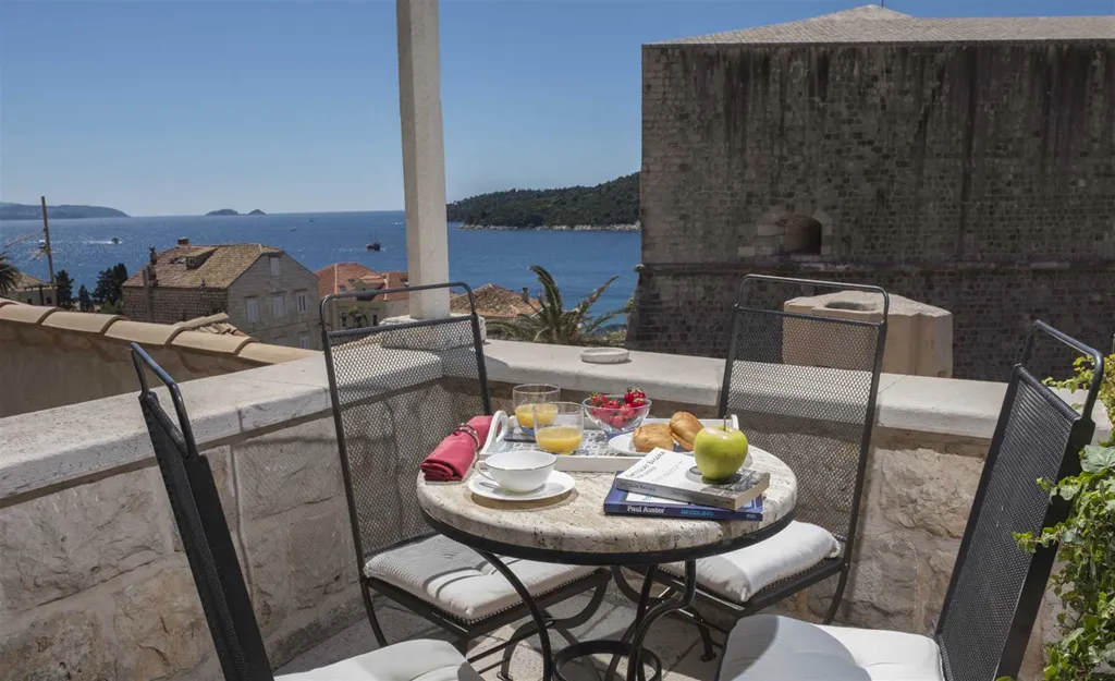 Town Villa with Pool, Sauna & Gym in Dubrovnik