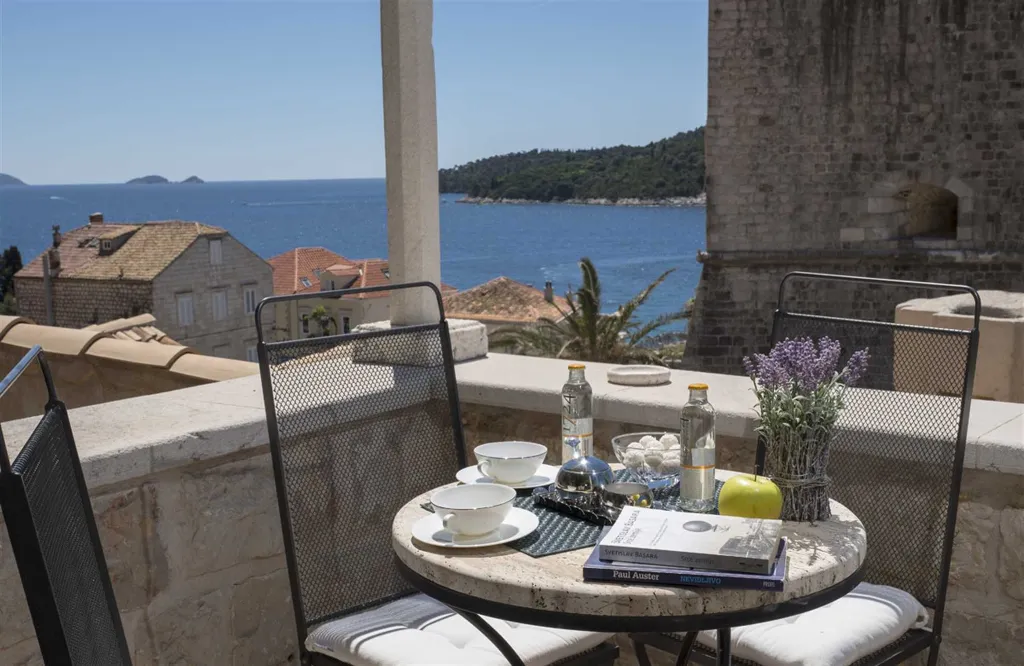 Town Villa with Pool, Sauna & Gym in Dubrovnik