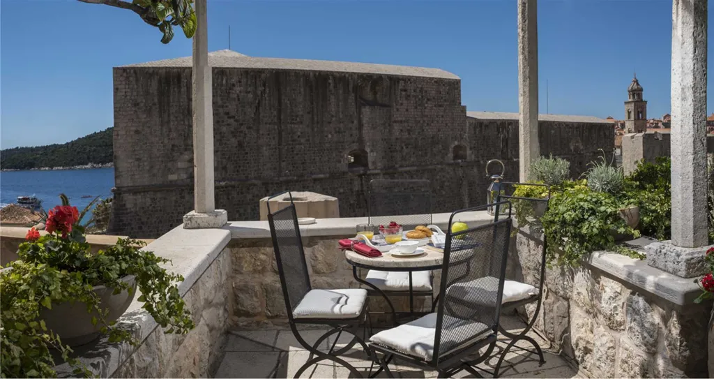 Town Villa with Pool, Sauna & Gym in Dubrovnik