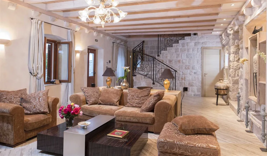 Town Villa with Pool, Sauna & Gym in Dubrovnik
