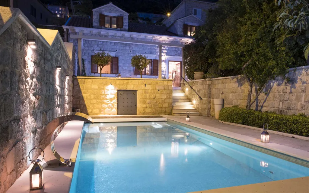 Town Villa with Pool, Sauna & Gym in Dubrovnik
