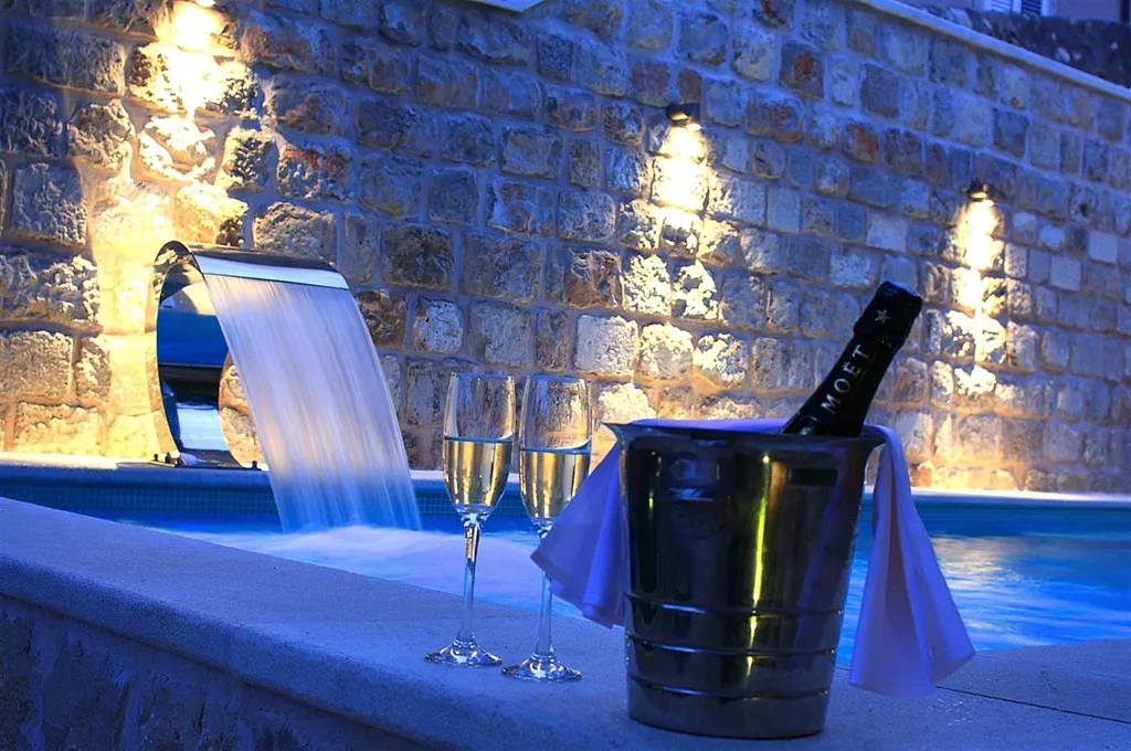 Town Villa with Pool, Sauna & Gym in Dubrovnik