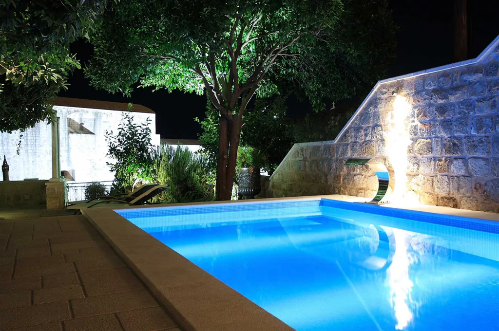 Town Villa with Pool, Sauna & Gym in Dubrovnik