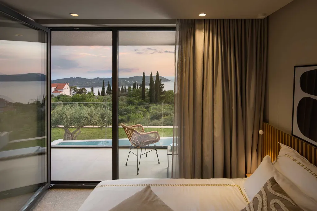 Modern Sea View Villa with Infinity Pool, Dubrovnik