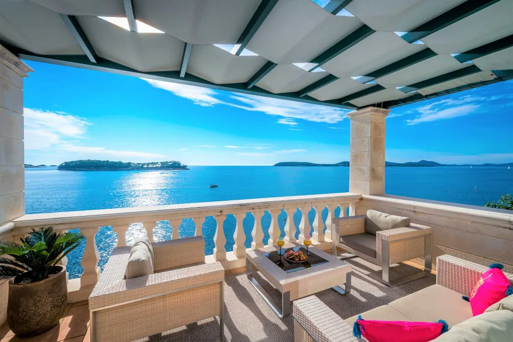 Modern Seaside Villa with Private Pool in Dubrovnik