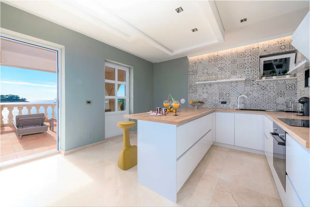 Modern Seaside Villa with Private Pool in Dubrovnik