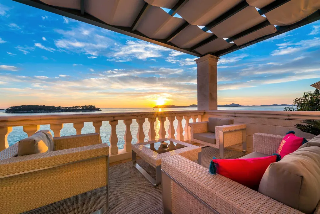 Modern Seaside Villa with Private Pool in Dubrovnik