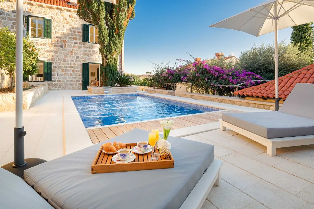Elegant 4-Bedroom Villa with Pool in Dubrovnik