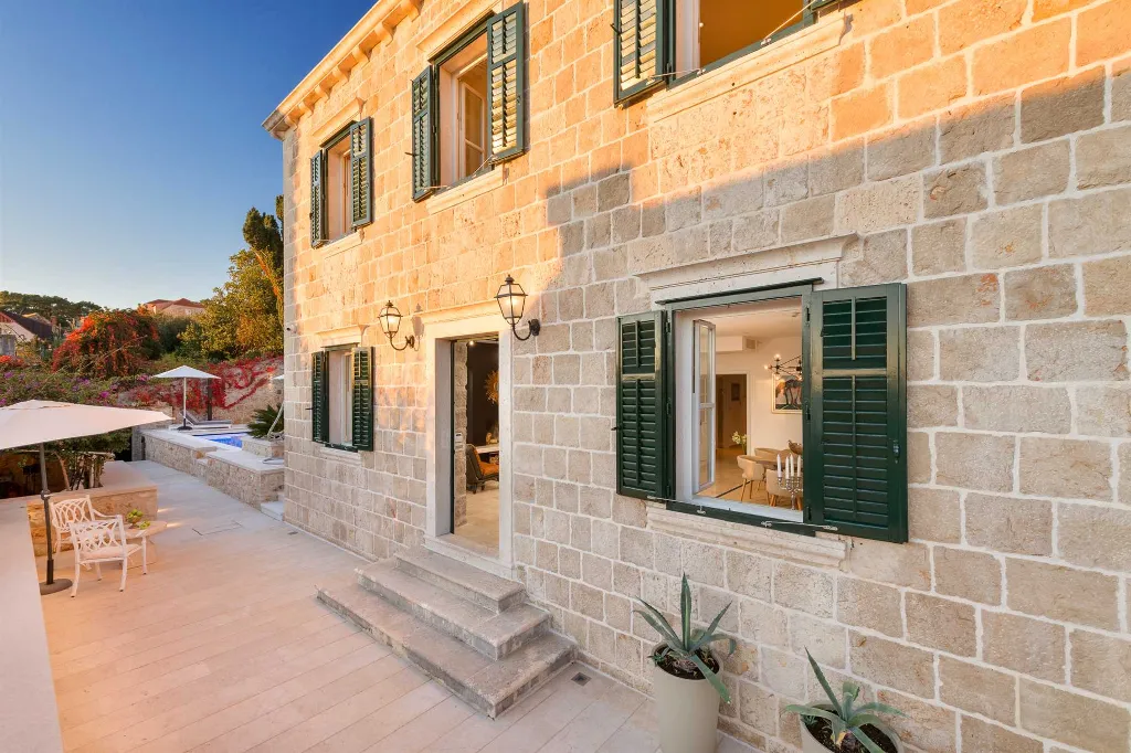 Elegant 4-Bedroom Villa with Pool in Dubrovnik