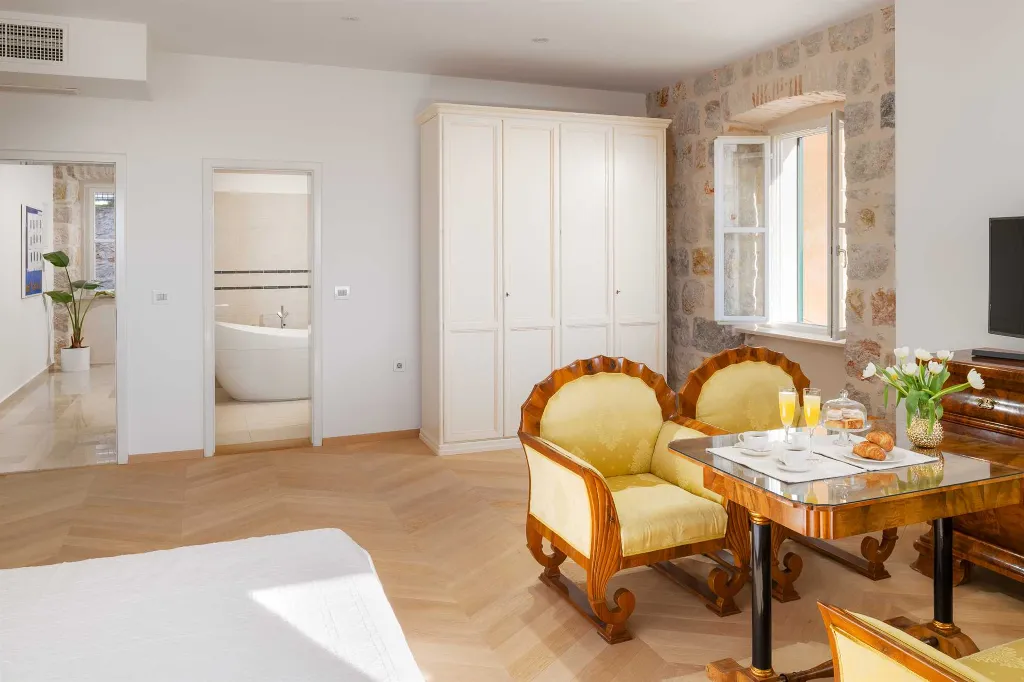 Elegant 4-Bedroom Villa with Pool in Dubrovnik