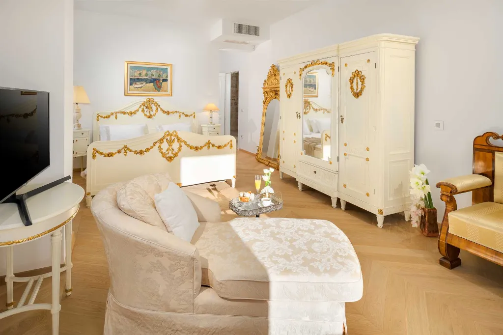 Elegant 4-Bedroom Villa with Pool in Dubrovnik