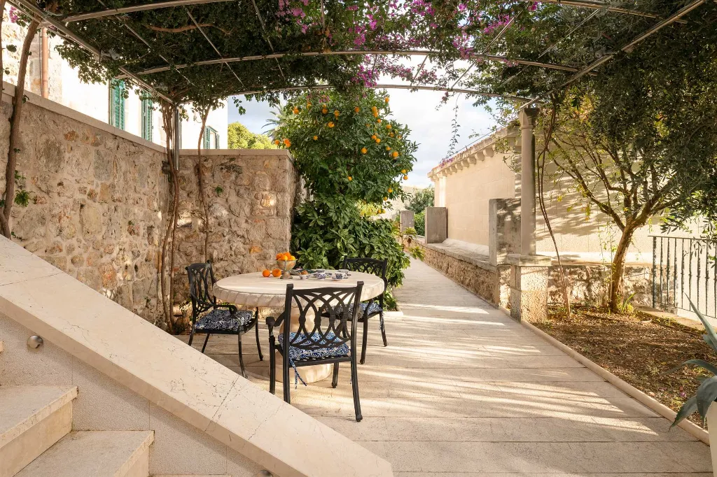 Elegant 4-Bedroom Villa with Pool in Dubrovnik