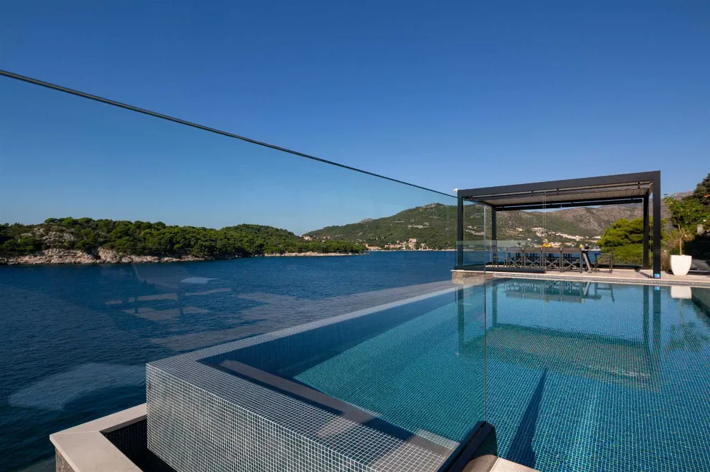 Contemporary Seafront Villa with Pool in Dubrovnik